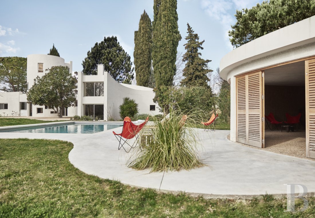 An architect-designed villa built in the 1970s near Arles, in Bouches-du-Rhône - photo  n°33